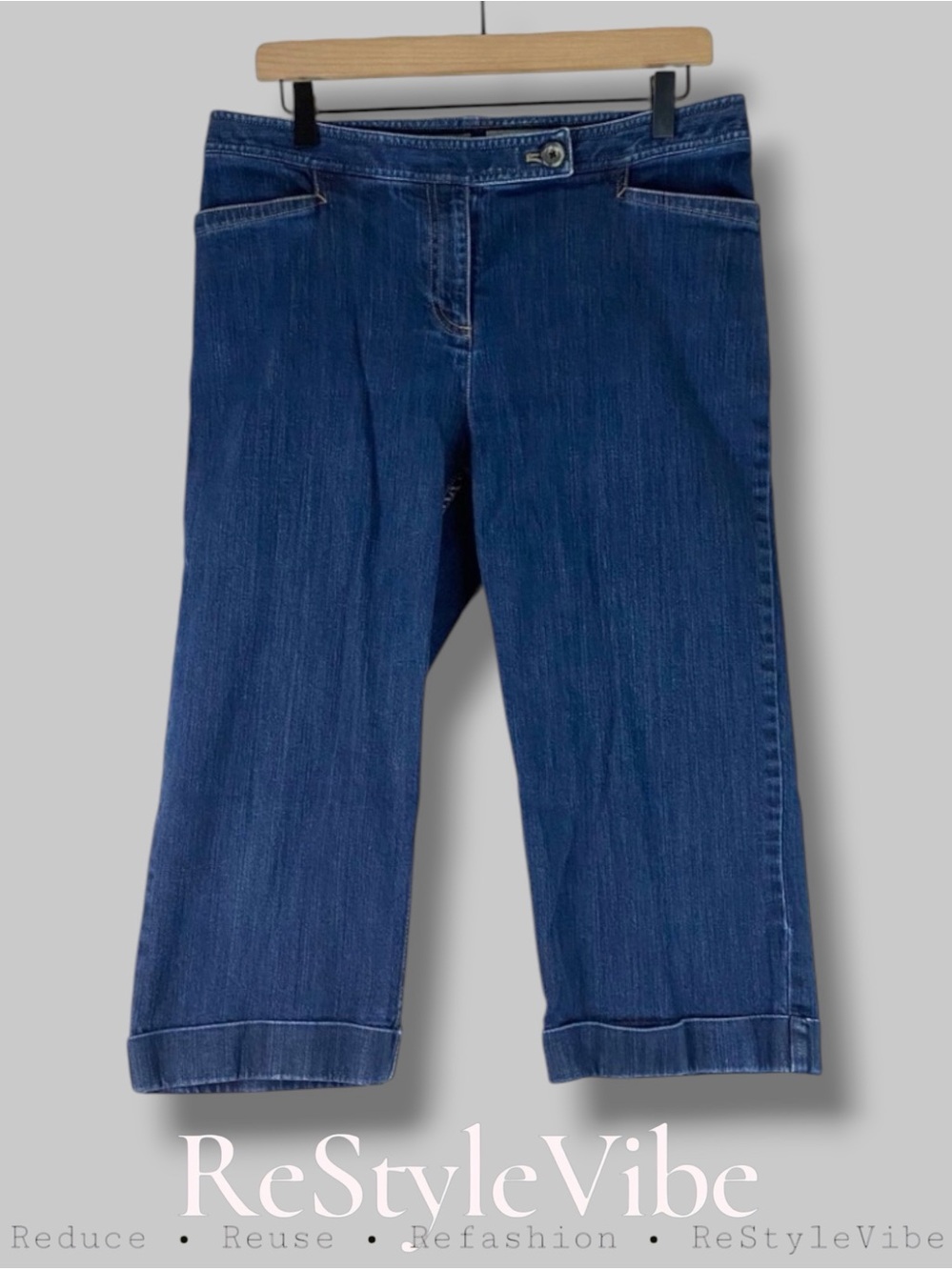J. JILL Women’s Size 10 Denim Jean Crop Capris Genuine Fit Trouser Style Stretch